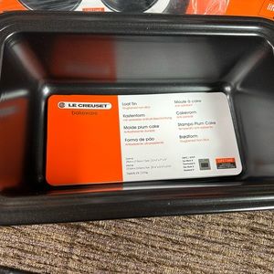 New Le Creuset baking loaf pan
